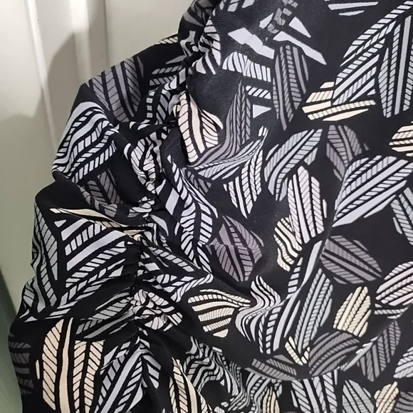 Anne Klein 2X Blouse Tunic Top Black White Cap Sleeve Stretch Ruched Keyhole - Picture 6 of 10
